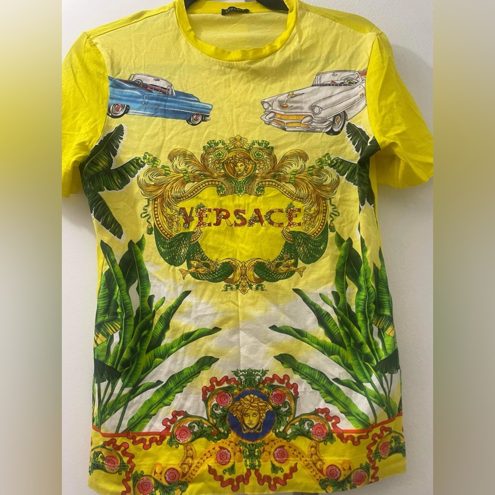 Aunthentic Versace t shirt